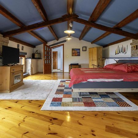 Crni In Crni - Haus Fuer 6 Personen Villa Labin  Ngoại thất bức ảnh